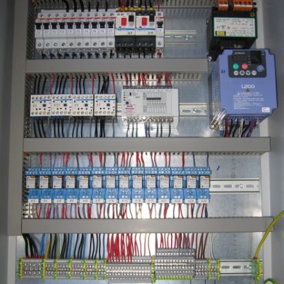 Speicherprogrammierbare Steuerungen in Kombination mit Visualisierungssystemen